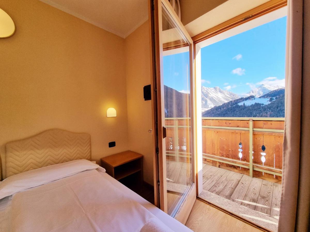 Hotel San Carlo, Tra Bormio E Livigno Isolaccia Exterior foto