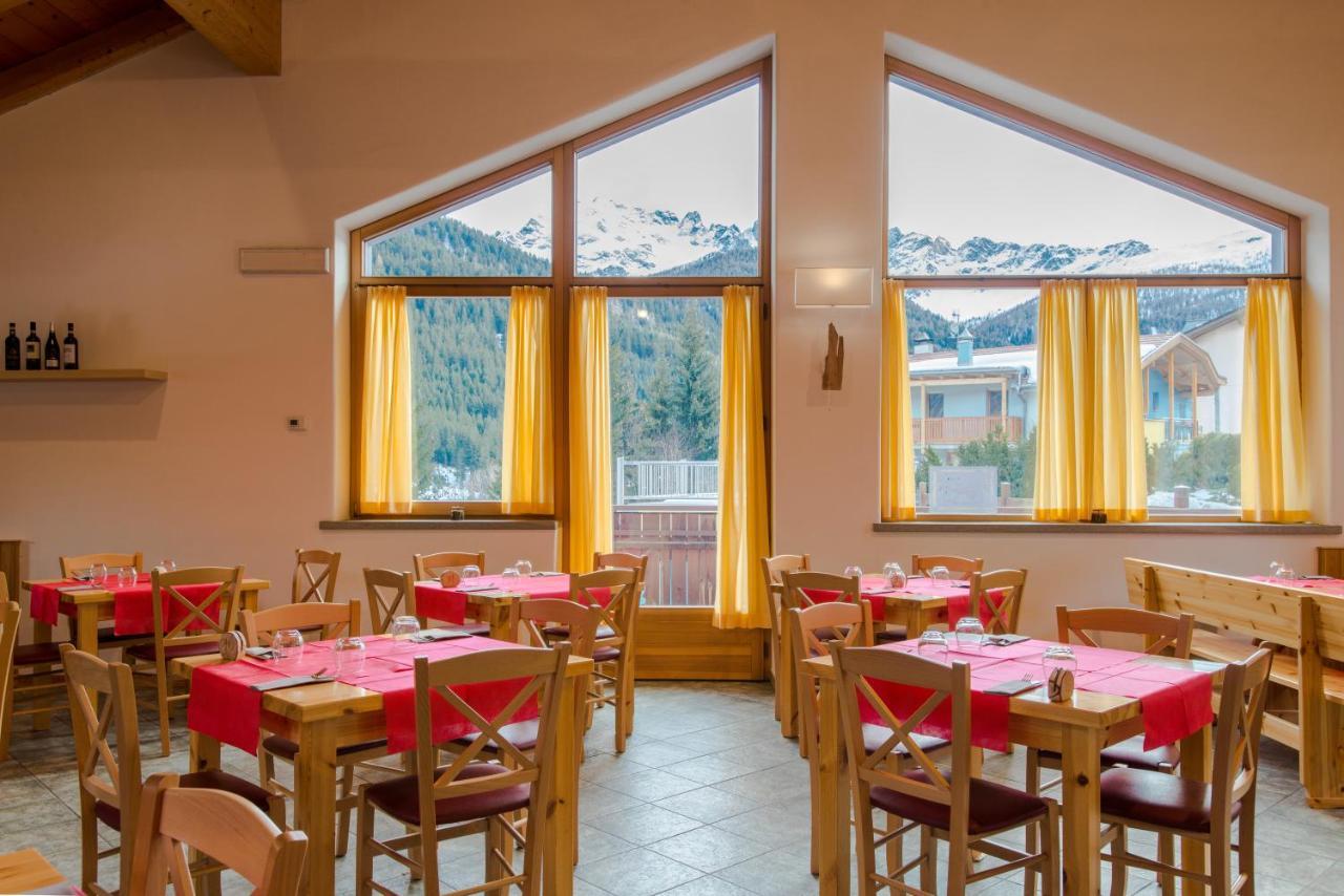 Hotel San Carlo, Tra Bormio E Livigno Isolaccia Exterior foto